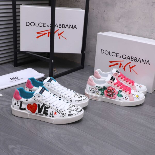 Dolce & Gabbana Mismatched Graffiti Floral Print White Leather Low Top Casual Sneakers