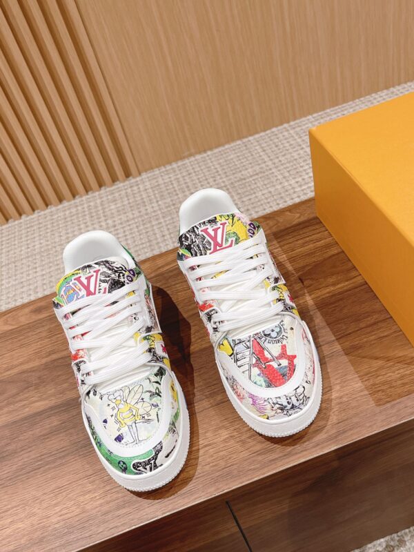 LV Trainer Top Sneakers LV Trainer Multicolor Comic Print Low-Top Sneakers