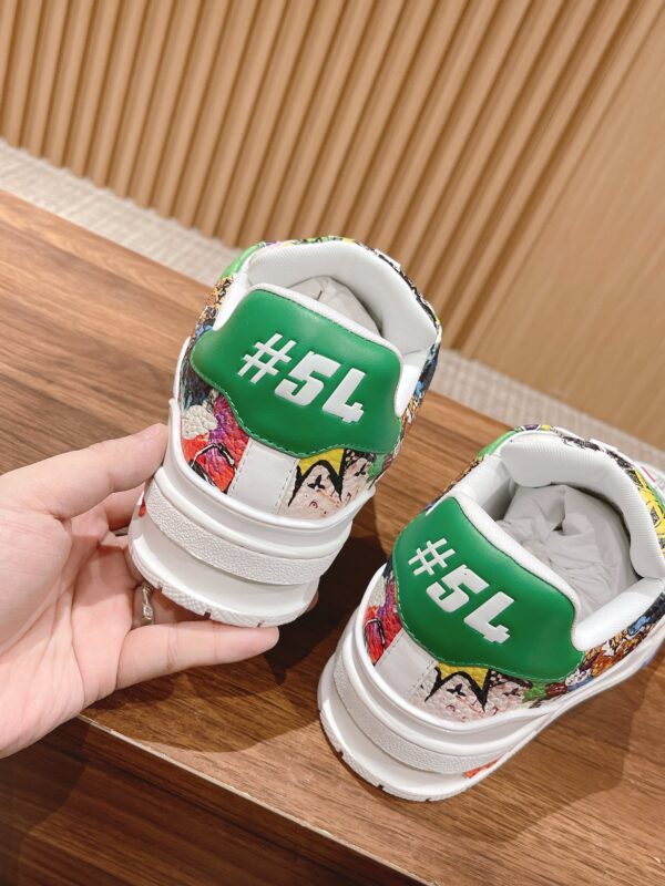 7 LV Trainer Multicolor Comic Print Low-Top Sneakers
