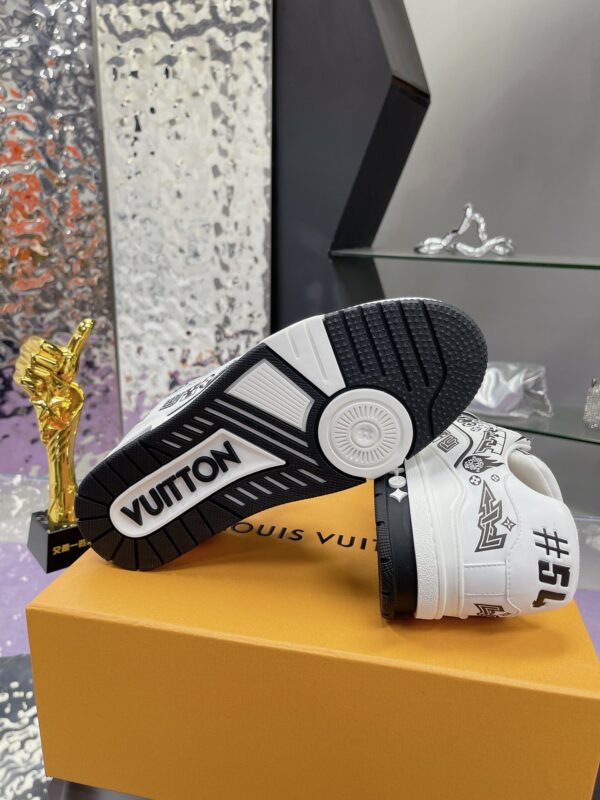 7 Custom LV Trainer White Black Hand Drawn Graffiti Print Luxury Casual Sneakers