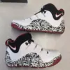 O1CN01y00vIW1y42sNIXRT1_!!1671426524.jpg_q50.jpg_ Nike Zoom LeBron 4 “Graffiti” White Black Red Basketball Sneakers